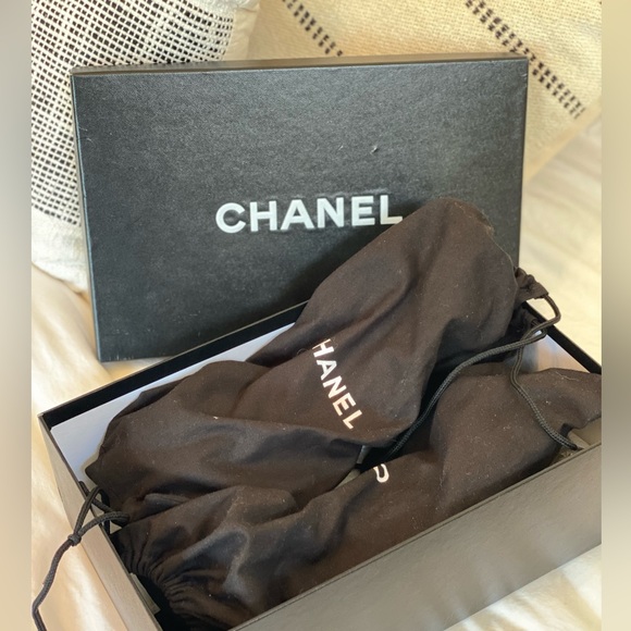 Authentic Chanel Heels - Picture 5 of 6